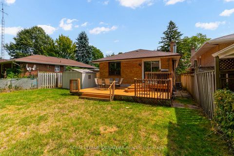 Photo 28 at 4 Stillbrook Court, West Hill, Toronto