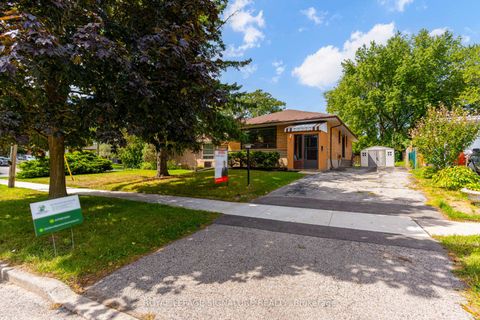 Photo 30 at 4 Stillbrook Court, West Hill, Toronto