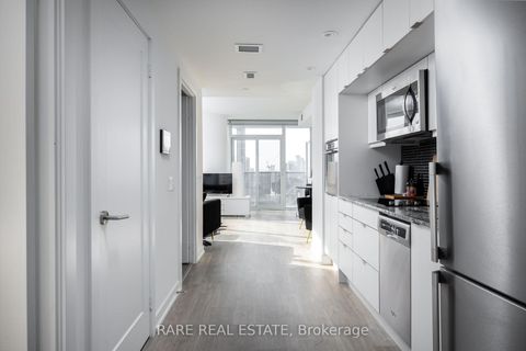 Photo 2 at 2510 - 10 York Street, Waterfront Communities C1, Toronto