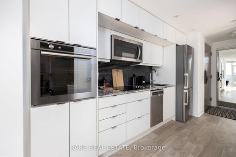 Photo 3 at 2510 - 10 York Street, Waterfront Communities C1, Toronto