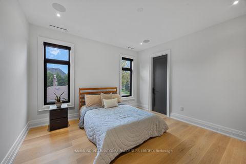 Photo 32 at 108 Hollingsworth Drive, King City, King