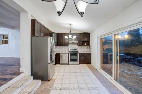 Photo 10 at 55 Chambers Avenue, Pellam Park, Toronto