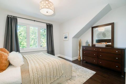 Photo 4 at 331 Scarborough Road, Danforth, Toronto