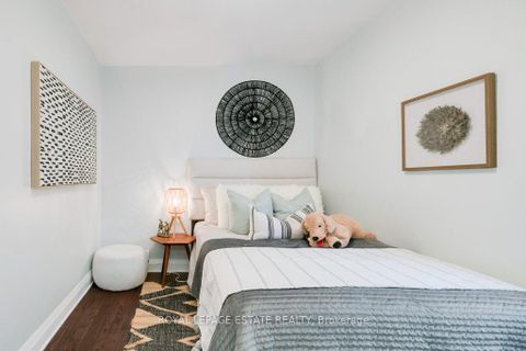 Photo 20 at 331 Scarborough Road, Danforth, Toronto