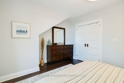 Photo 23 at 331 Scarborough Road, Danforth, Toronto