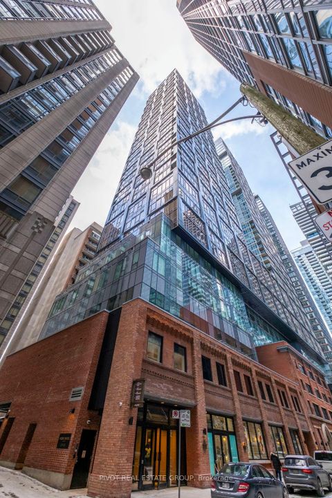 Photo 1 at 4201 - 15 Mercer Street NE, Waterfront Communities C1, Toronto