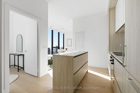 Photo 5 at 4201 - 15 Mercer Street NE, Waterfront Communities C1, Toronto