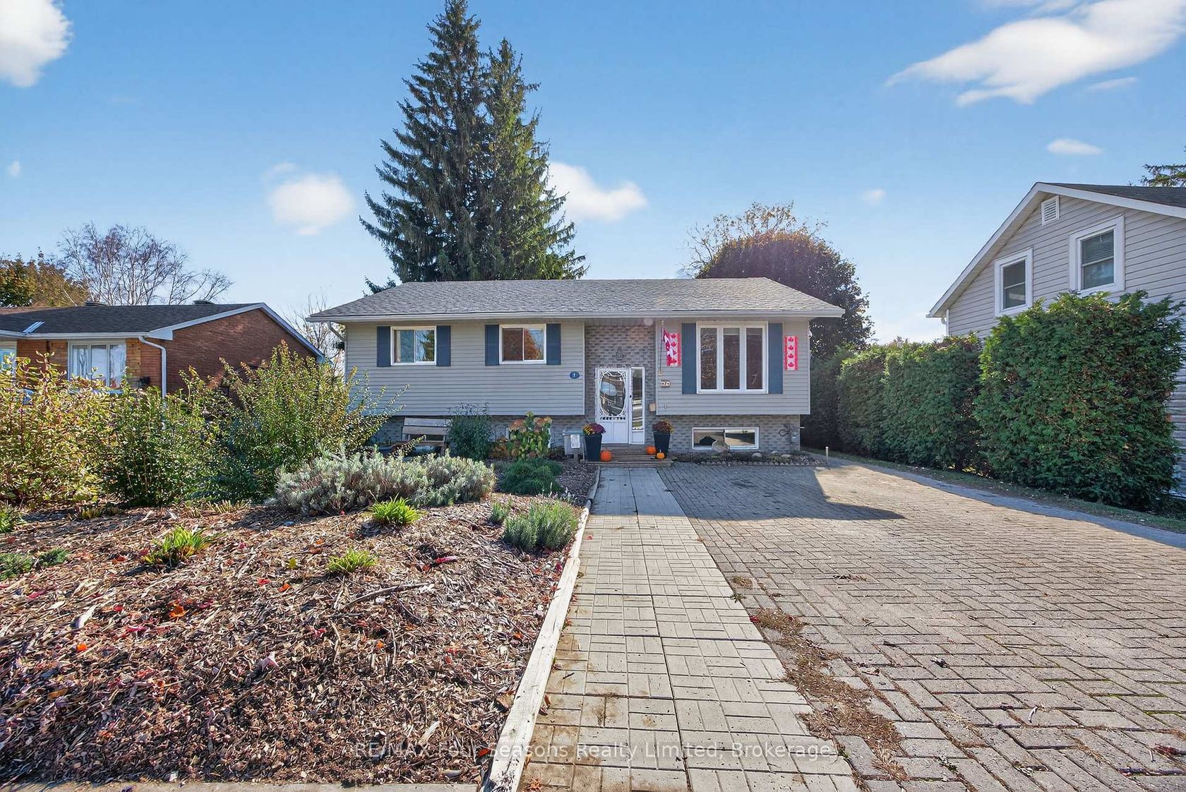 7 Batteaux Road, Nottawa, Clearview photo number 2