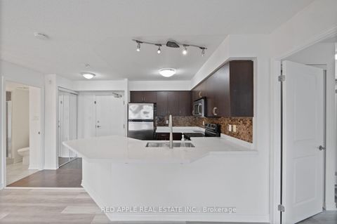 Photo 12 at 213 - 872 Sheppard Avenue W, Bathurst Manor, Toronto