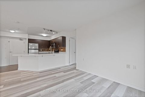 Photo 17 at 213 - 872 Sheppard Avenue W, Bathurst Manor, Toronto