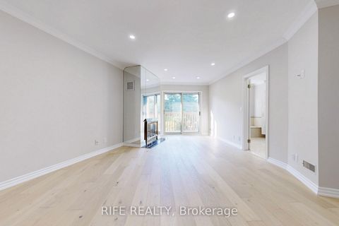 Photo 19 at 8 Elliotwood Court, Windfields, Toronto