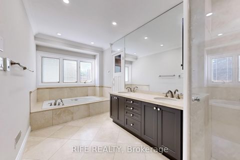 Photo 22 at 8 Elliotwood Court, Windfields, Toronto