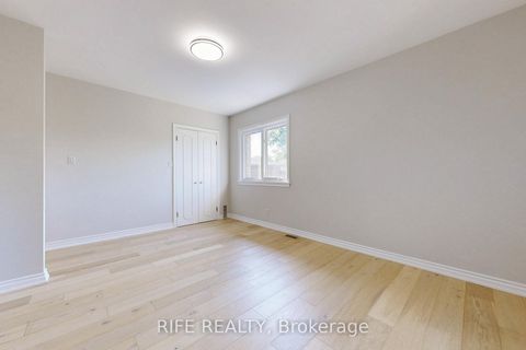 Photo 25 at 8 Elliotwood Court, Windfields, Toronto