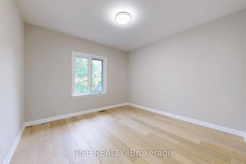 Photo 29 at 8 Elliotwood Court, Windfields, Toronto