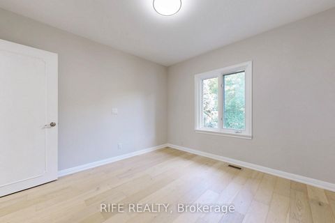 Photo 30 at 8 Elliotwood Court, Windfields, Toronto