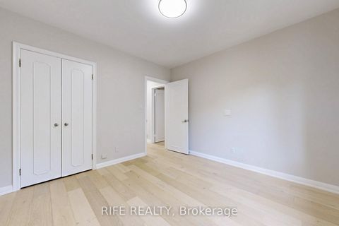 Photo 31 at 8 Elliotwood Court, Windfields, Toronto