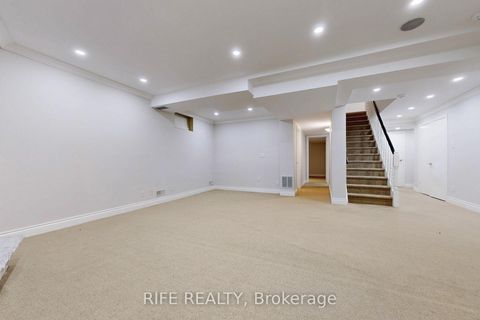 Photo 37 at 8 Elliotwood Court, Windfields, Toronto