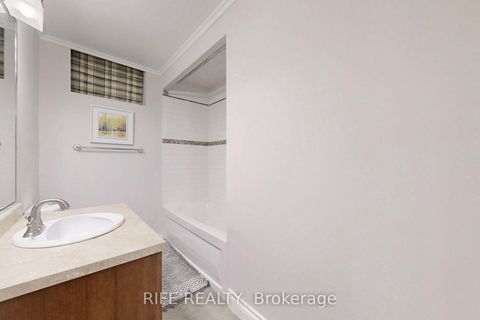 Photo 43 at 8 Elliotwood Court, Windfields, Toronto