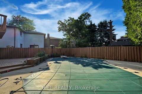 Photo 47 at 8 Elliotwood Court, Windfields, Toronto