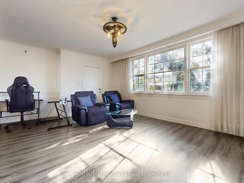 Photo 3 at 61 Talbot Road, Newtonbrook West, Toronto