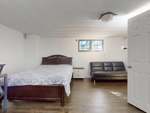 Photo 35 at 61 Talbot Road, Newtonbrook West, Toronto