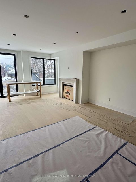 Photo 2 at 92 FIFTH Street, New Toronto, Toronto