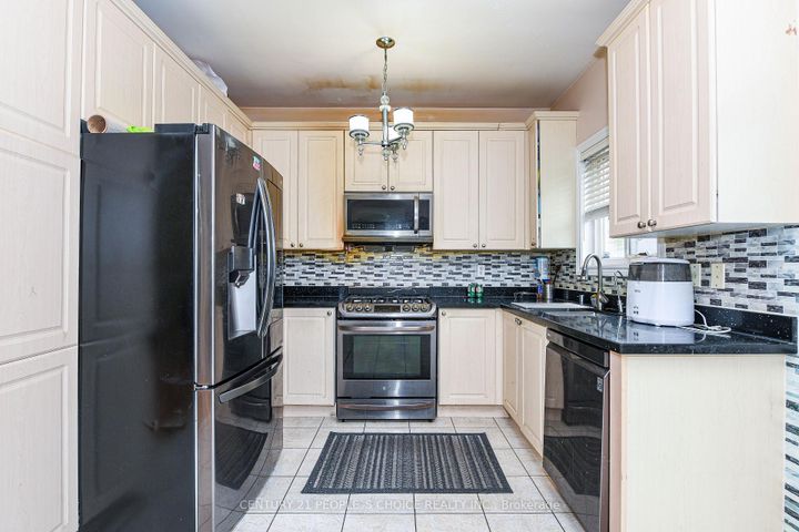 Photo 6 at 50 Severin Street, Wellington, Brampton