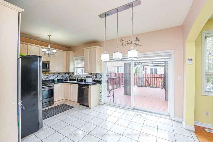 Photo 7 at 50 Severin Street, Wellington, Brampton