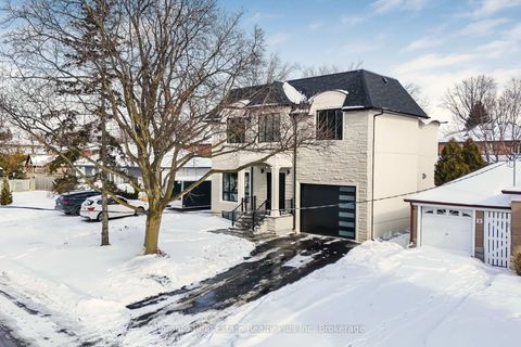 Photo 2 at 25 Cronin Drive, City Centre West, Toronto