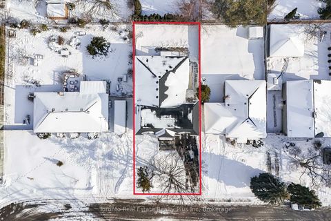 Photo 5 at 25 Cronin Drive, City Centre West, Toronto