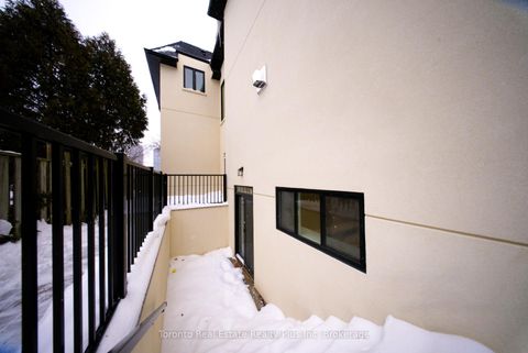 Photo 8 at 25 Cronin Drive, City Centre West, Toronto