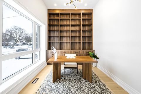 Photo 10 at 25 Cronin Drive, City Centre West, Toronto