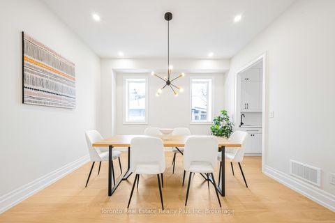 Photo 13 at 25 Cronin Drive, City Centre West, Toronto