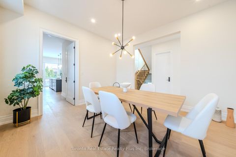 Photo 14 at 25 Cronin Drive, City Centre West, Toronto