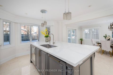 Photo 19 at 101 Woodgreen Drive N, Islington Woods, Vaughan