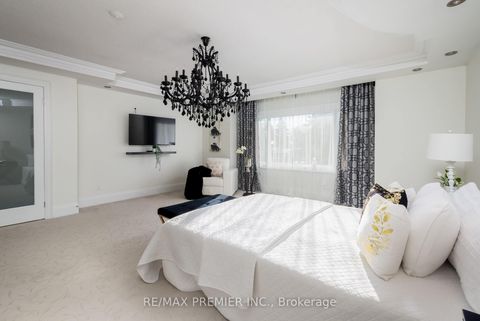 Photo 25 at 101 Woodgreen Drive N, Islington Woods, Vaughan