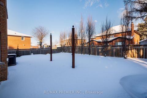 Photo 44 at 101 Woodgreen Drive N, Islington Woods, Vaughan