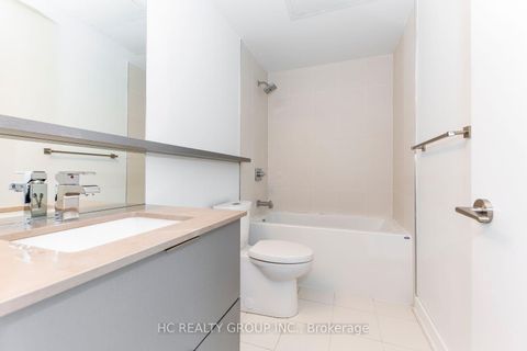 Photo 13 at 302 - 6 Parkwood Avenue, Casa Loma, Toronto