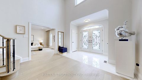 Photo 1 at 31 Boake Trail, Bayview Hill, Richmond Hill