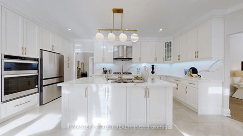 Photo 10 at 31 Boake Trail, Bayview Hill, Richmond Hill