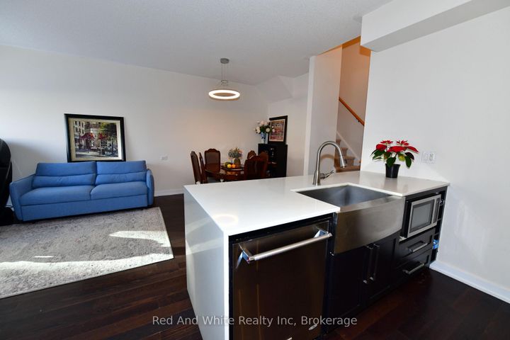 Photo 5 at 3 - 4080 Parkside Village Drive, Creditview, Mississauga