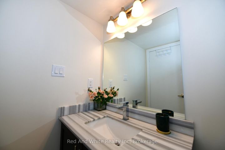 Photo 10 at 3 - 4080 Parkside Village Drive, Creditview, Mississauga