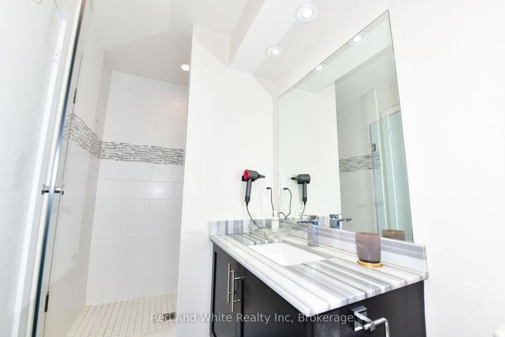 Photo 12 at 3 - 4080 Parkside Village Drive, Creditview, Mississauga