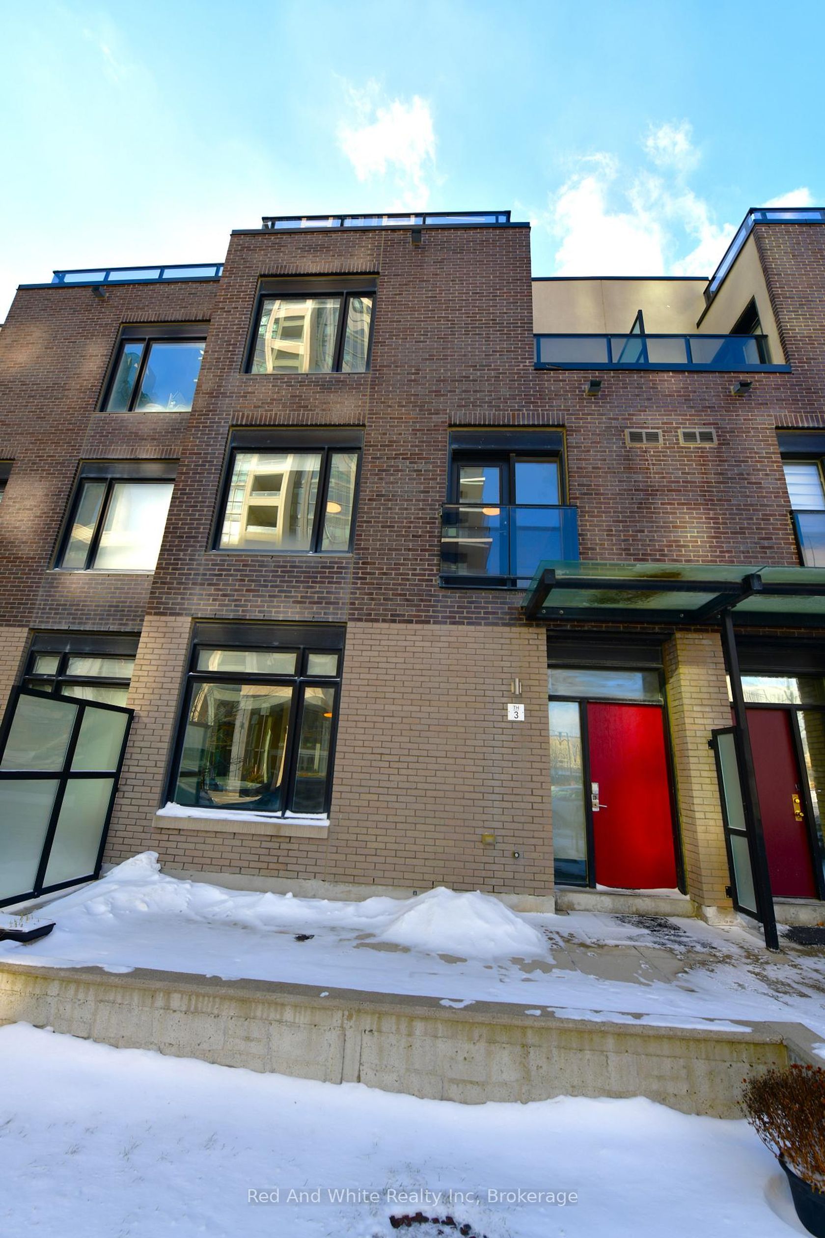 3 - 4080 Parkside Village Drive, Creditview, Mississauga 