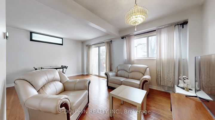 Photo 4 at 15 - 15 Fleetwood Crescent, Southgate, Brampton