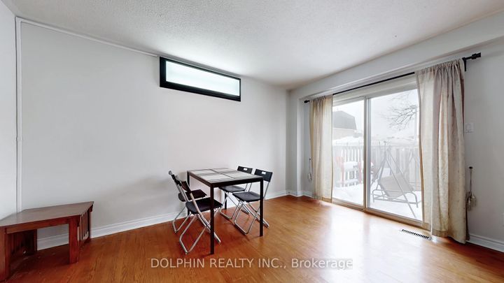 Photo 5 at 15 - 15 Fleetwood Crescent, Southgate, Brampton