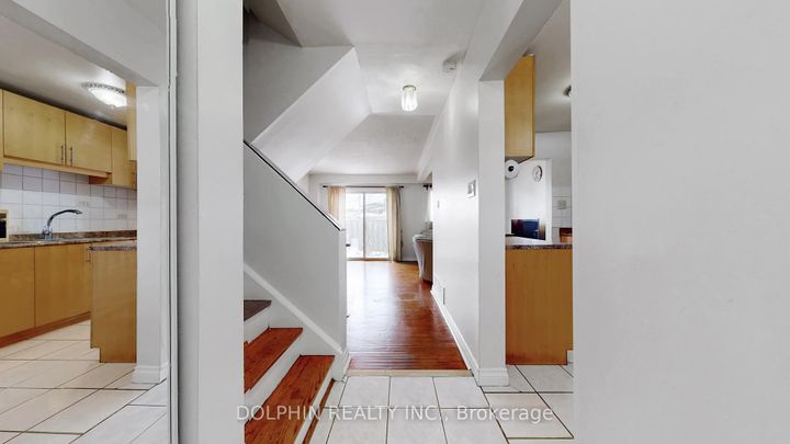 Photo 17 at 15 - 15 Fleetwood Crescent, Southgate, Brampton