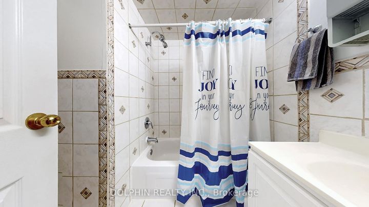 Photo 29 at 15 - 15 Fleetwood Crescent, Southgate, Brampton