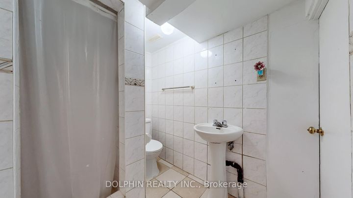 Photo 39 at 15 - 15 Fleetwood Crescent, Southgate, Brampton