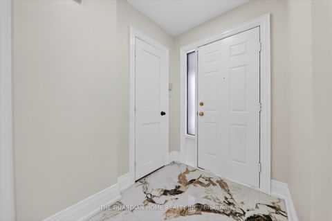 Photo 8 at 1 Arisaig Drive, Maple, Vaughan